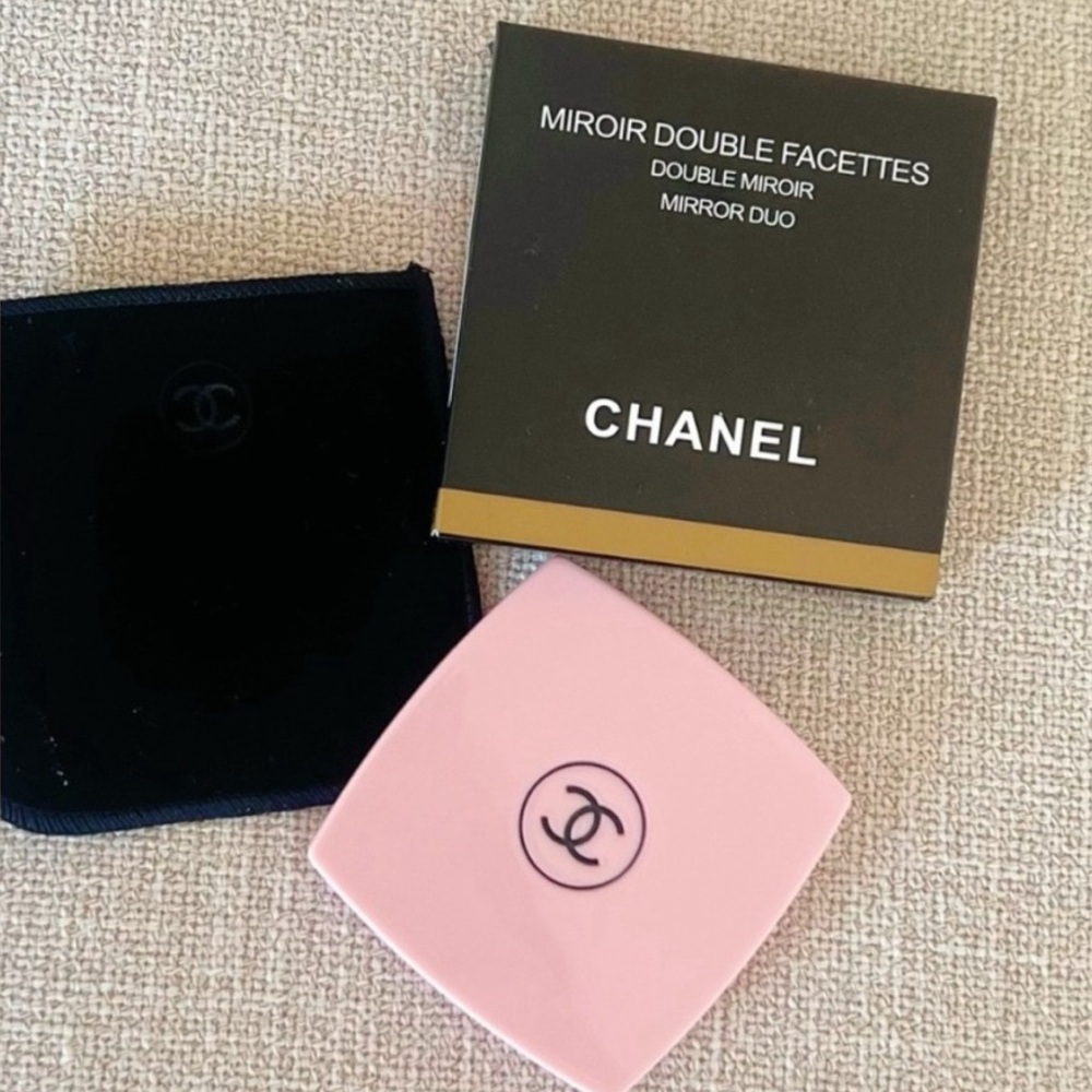 Chanel Pink Compact Mirror - Picture 3 of 6
